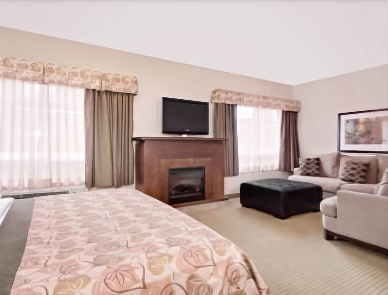 Ramada By Wyndham Lac La Biche Ngoại thất bức ảnh