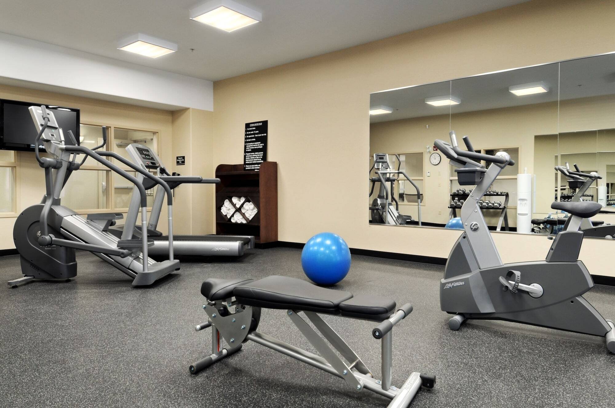 Ramada By Wyndham Lac La Biche Ngoại thất bức ảnh