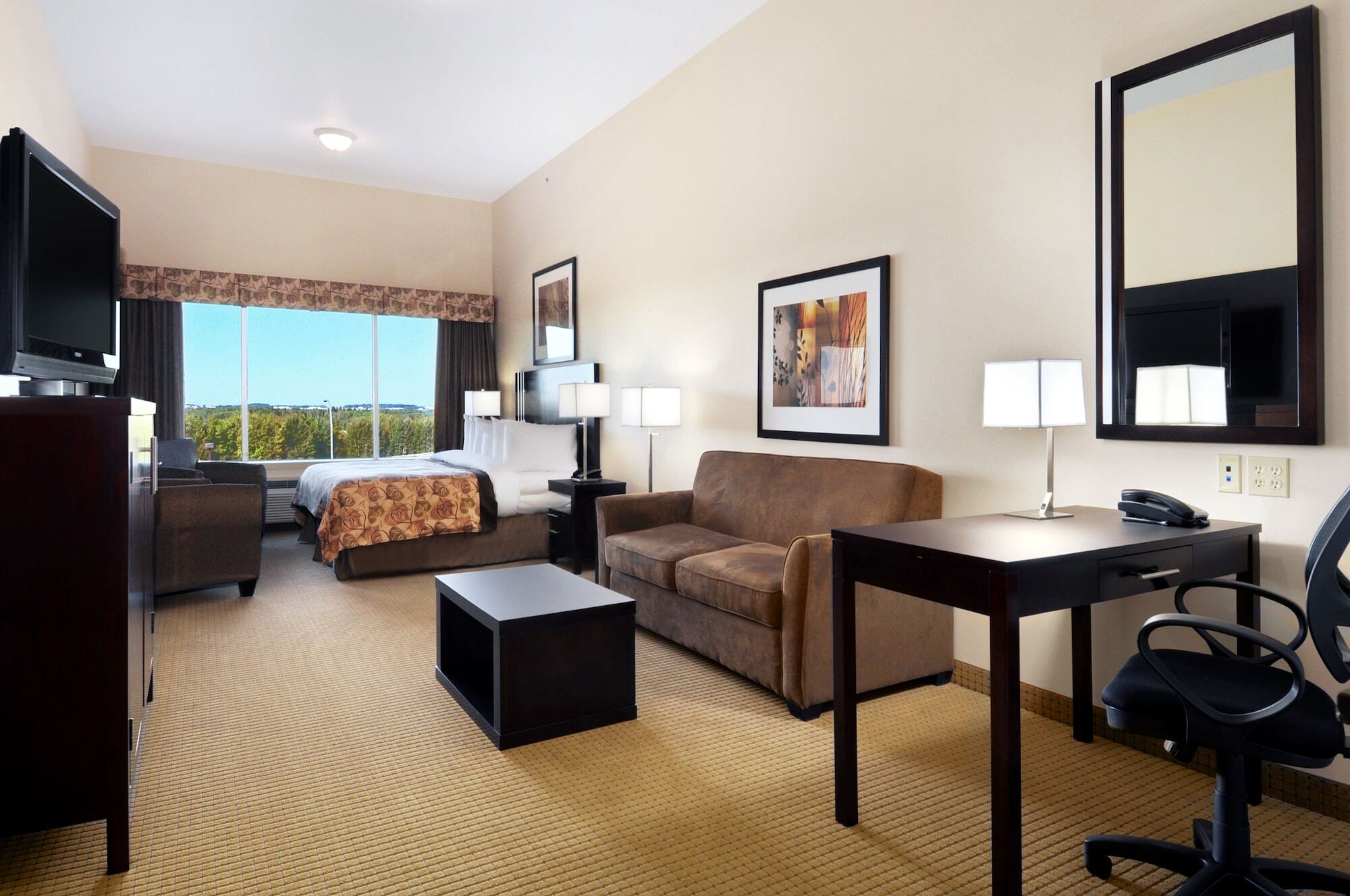 Ramada By Wyndham Lac La Biche Ngoại thất bức ảnh