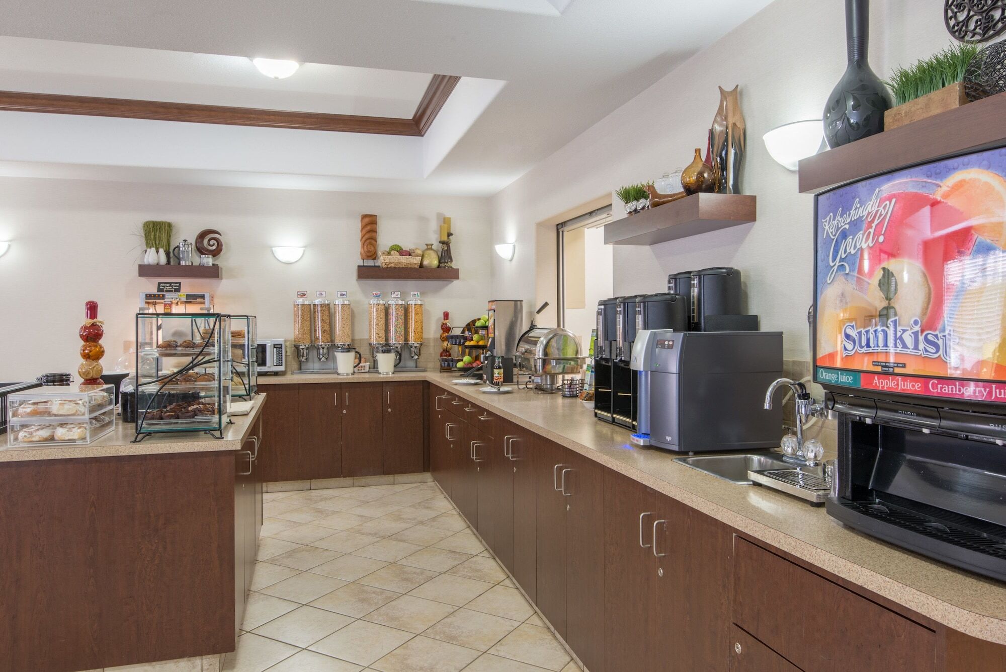Ramada By Wyndham Lac La Biche Ngoại thất bức ảnh